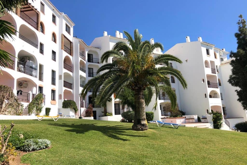 Luxury Modern Apartment By The Beach مالقة المظهر الخارجي الصورة